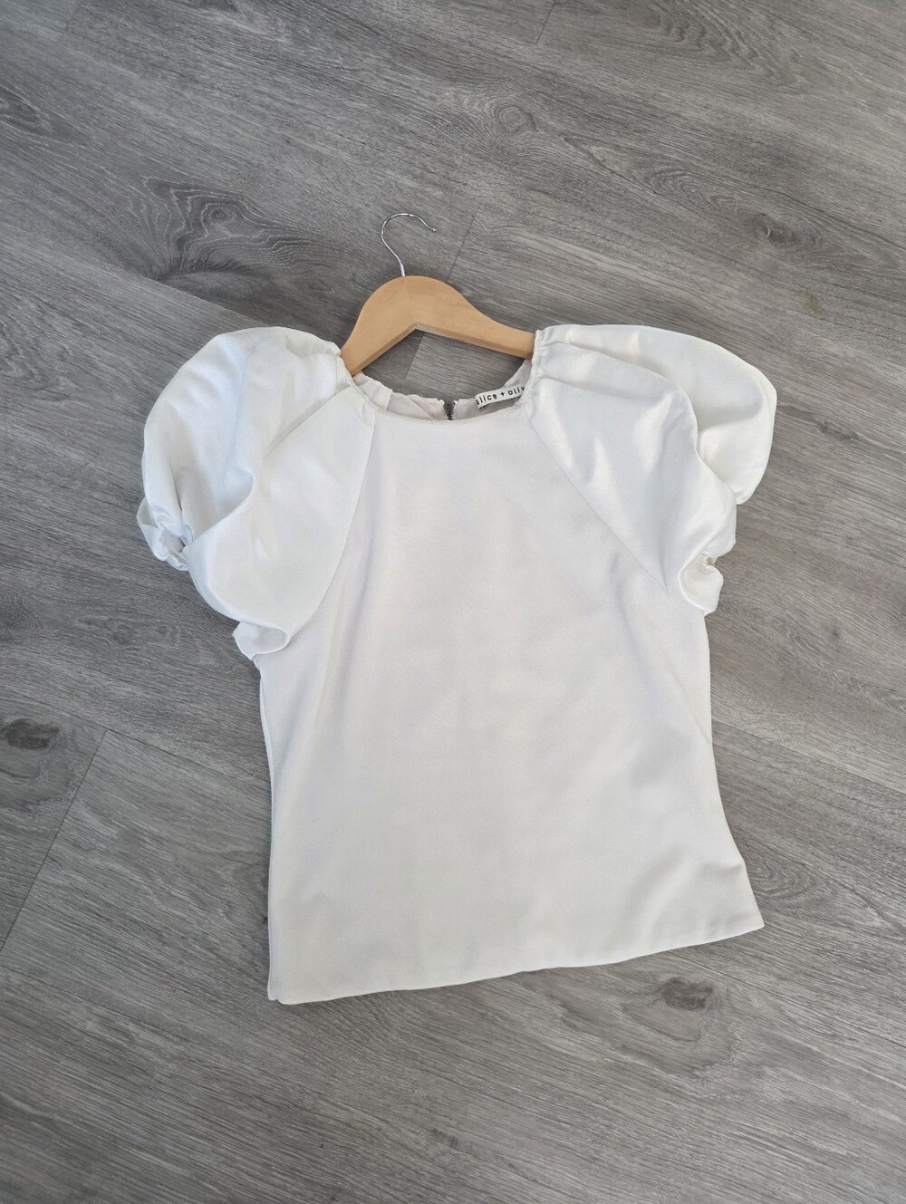 Alice + Olivia Cici white top  dramatic bubble sleeves  S